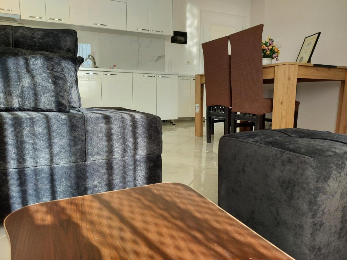 Bral Apartment 7 - Two-Bedroom With Seaview Durres Exterior photo