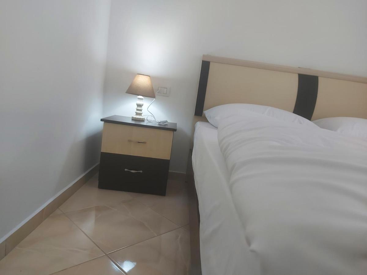 Bral Apartment 7 - Two-Bedroom With Seaview Durres Exterior photo