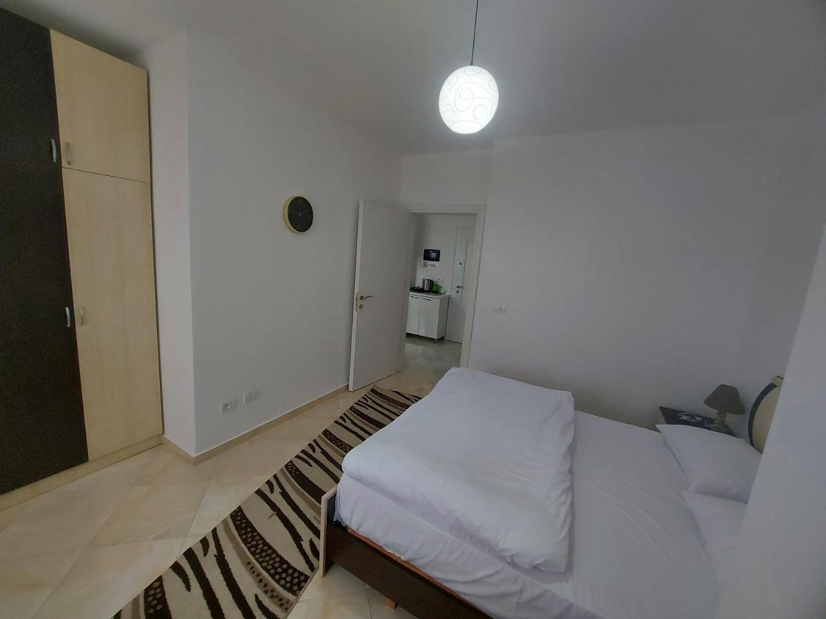 Bral Apartment 7 - Two-Bedroom With Seaview Durres Exterior photo