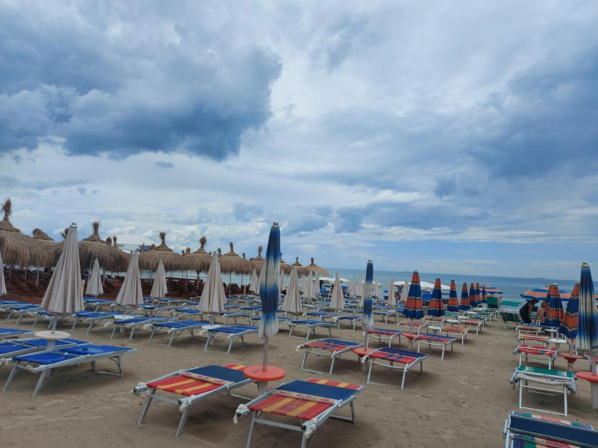 Bral Apartment 7 - Two-Bedroom With Seaview Durres Exterior photo